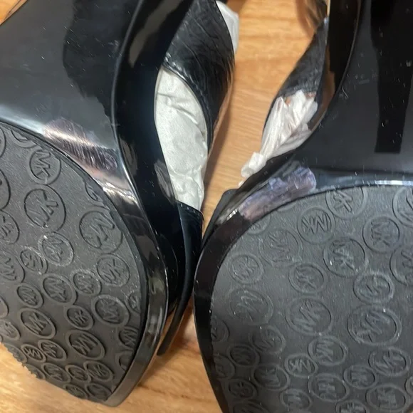 MICHAEL KORS Womens Black Leather scrappy Heels, size 8, like NEW - Picture 8 of 13